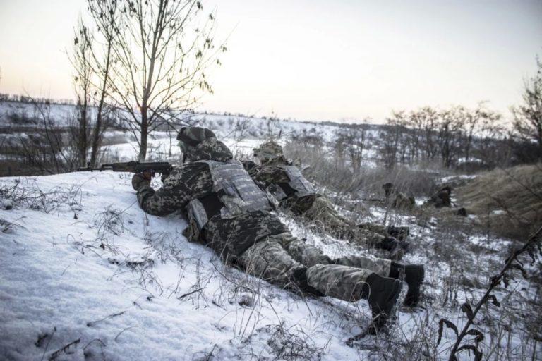 Доба в ООС: окупанти гатили з важкої артилерії та знову застосували заборонені міни