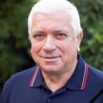 <div class='tooltipster-wrapper'><img class='tooltiper-img' src="https://freeradio.com.ua/wp-content/uploads/2020/12/Oleksandr-Shestopaliuk-2-150x150.jpg"><h5>Александр Шестопалюк</h5><span style="font-weight: 400;">69 лет. Бывший ректор Винницкого государственного педагогического университета им. Коцюбинского.</span>
<span style="font-weight: 400;">Академик Академии наук высшего образования Украины, доктор педагогических наук, профессор, заслуженный работник образования Украины.</span>
<span style="font-weight: 400;">Также был заместителем председателя Винницкой облгосадминистрации</span></div>