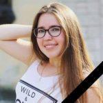<div class='tooltipster-wrapper'><img class='tooltiper-img' src="https://freeradio.com.ua/wp-content/uploads/2020/12/Solomiia-Karpa-150x150.jpg"><h5>Соломия Карпа</h5><span style="font-weight: 400;">20 лет. Студентка 2 курса Украинского католического университета, изучала социологию.</span>
<span style="font-weight: 400;">"Писала, рисовала, разрабатывала авторские путешествия, занималась smm. И чем она только не занималась! И все, за что бралась, было действительно успешным... Именно так выглядит идеальный член команды: с талантом, умом, ценностями, оптимизмом, умением слышать, но и собственной четкой позицией и лидерской твердостью там, где это было нужно"</span></div>