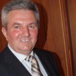 <div class='tooltipster-wrapper'><img class='tooltiper-img' src="https://freeradio.com.ua/wp-content/uploads/2020/12/Vasyl-Fedoriuk-150x150.jpg"><h5>Василий Федорюк</h5><span style="font-weight: 400;">72 года. Бывший президент футбольного клуба "Буковина Черновцы". При нем команда из Черновцов последний раз играла в Высшей лиге футбольного чемпионата Украины</span></div>