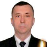 <div class='tooltipster-wrapper'><img class='tooltiper-img' src="https://freeradio.com.ua/wp-content/uploads/2020/12/Volodymyr-Pavliuchyk-2-150x150.jpg"><h5>Владимир Павлючик</h5><span style="font-weight: 400;">68 лет. Старший преподаватель кафедры тактики подразделений боевого (оперативного) обеспечения Национальной академии сухопутных войск имени гетмана Петра Сагайдачного. Полковник запаса, военный инженер</span></div>