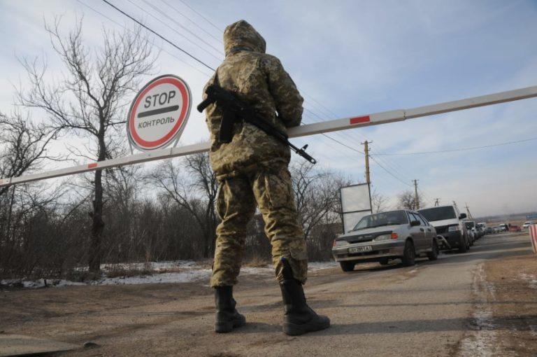 Бойовики відкрили свій блокпост: сьогодні крім “Станиці Луганської” пройти можна і на КПВВ “Новотроїцьке”