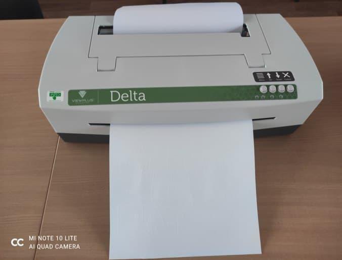 В Славянскую школу-интернат для слабовидящих детей привезли принтер, который печатает выпуклые картинки и текст шрифтом Брайля