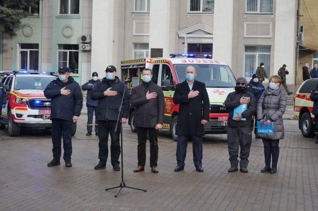 Рятувальники 6 громад Донеччини отримали нову спецтехніку, обладнання та костюми (ФОТО)