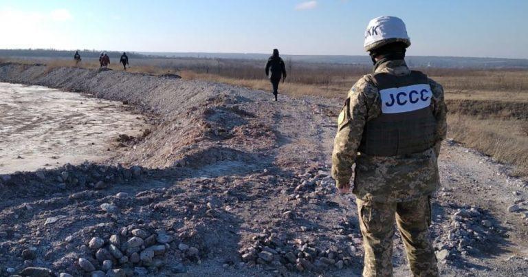 Ще одна спроба: бригада “Води Донбасу” після обстрілу знову вийшла ремонтувати водогін під Торецьком