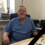 <div class='tooltipster-wrapper'><img class='tooltiper-img' src="https://freeradio.com.ua/wp-content/uploads/2021/01/Anatolij-Hankevych-150x150.jpg"><h5>Анатолий Ганькевич</h5><span style="font-weight: 400;">67 лет. Заведующий отделением гинекологии с малоинвазивными операциями КНП "Винницкая городская клиническая больница "Центр матери и ребенка".</span>
<span style="font-weight: 400;">В далеком 1990 году был командирован в Анголу, где возглавлял в течение трех лет медицинскую миссию Советского Союза. Выучил португальский язык, оказывая медицинскую помощь, в том числе, и во время боевых действий, за что получил статус участника боевых действий.</span>
<span style="font-weight: 400;">В 1996 году уже представляя Украину, работал по контракту в Ливии, где освоил арабский язык.</span>
<span style="font-weight: 400;">В общем врачебный стаж составляет 40 лет, из них 24 года ㅡ в должности заведующего отделением гинекологии</span></div>