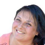 <div class='tooltipster-wrapper'><img class='tooltiper-img' src="https://freeradio.com.ua/wp-content/uploads/2021/01/Halyna-Mariia-Lutsyshyn-kopyia-2-150x150.jpg"><h5>Галина-Мария Луцишин</h5><span style="font-weight: 400;">65 лет. Жена священника, мама, бабушка.</span>
<span style="font-weight: 400;">Любила Украину. Приезжала во Львов на “цепи единства” и Евромайдан. Ее дяди воевали в УПА, маму и бабушку высылали в Сибирь. Любила собирать всю семью за большим столом во дворе.</span>
<span style="font-weight: 400;">Умерла на 41-й день рождения своего сына. В ночь после ее похорон старший внук Марк ㅡ первый военный в семье ㅡ поехал на фронт. Мечтала дождаться Марка с войны и увидеть его свадьбу. Очень гордилась им и очень за него боялась.</span>
<span style="font-weight: 400;">"Всю жизнь она была очень правильной, жизнерадостной, образцовой для всех женой священника. Имость ㅡ у нас это так на Галичине называют", ㅡ рассказывает дочь.</span></div>
