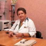 <div class='tooltipster-wrapper'><img class='tooltiper-img' src="https://freeradio.com.ua/wp-content/uploads/2021/01/Sofiia-Barchuk-150x150.jpeg"><h5>София Барчук</h5><span style="font-weight: 400;">58 лет. Заведующая отделением, врач-невролог высшей квалификационной категории Винницкой центральной районной клинической больницы.</span>
<span style="font-weight: 400;">"София Ивановна сама в течение пяти месяцев вела больных коронавирусом и тех, кто мог быть больным, в неврологическом отделении. Пожалуй, среди них заразилась. Вскоре будет проведена служебная проверка в соответствии с инструкциями. У нее не было сопутствующих болезней. Болела три недели, последних полторы недели до смерти была на ИВЛ-аппарате. София Барчук была прекрасным человеком, ее все любили и уважали"</span></div>