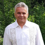 <div class='tooltipster-wrapper'><img class='tooltiper-img' src="https://freeradio.com.ua/wp-content/uploads/2021/01/Valerij-Dombyk-150x150.png"><h5>Валерий Домбик</h5><span style="font-weight: 400;">58 лет. Генеральный директор ㅡ главный врач коммунального некоммерческого предприятия "Збаражский центр первичной медико-санитарной помощи" на Тернопольщине</span></div>