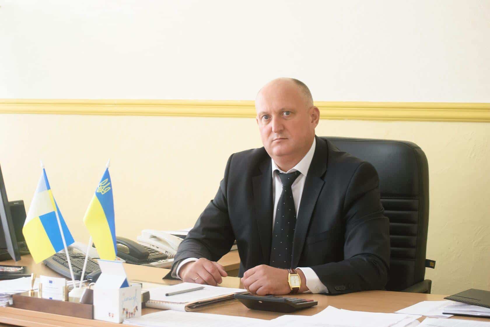 Зображення до посту: Мер-рекордсмен, депутати — “парашутисти” і матріархат у райраді. Підсумки місцевих виборів на Донеччині