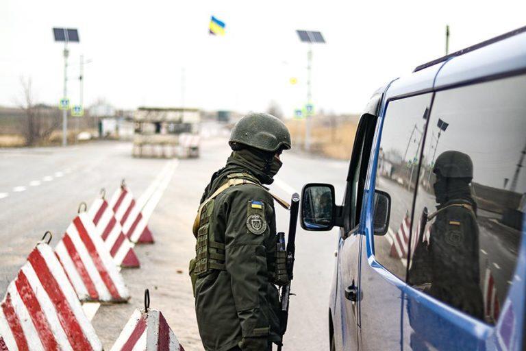 26 березня пройти лінію зіткнення можна через “Станицю Луганську” та “Новотроїцьке”