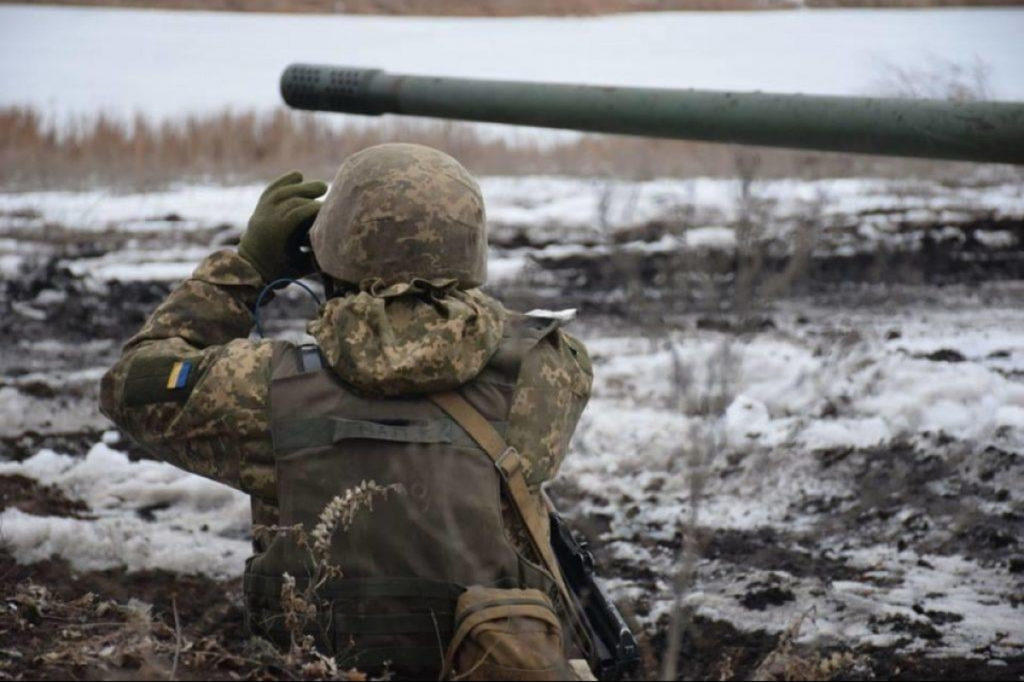 В субботу позиции ВСУ обстреливали из артиллерии и выцеливали украинских бойцов из снайперского оружия
