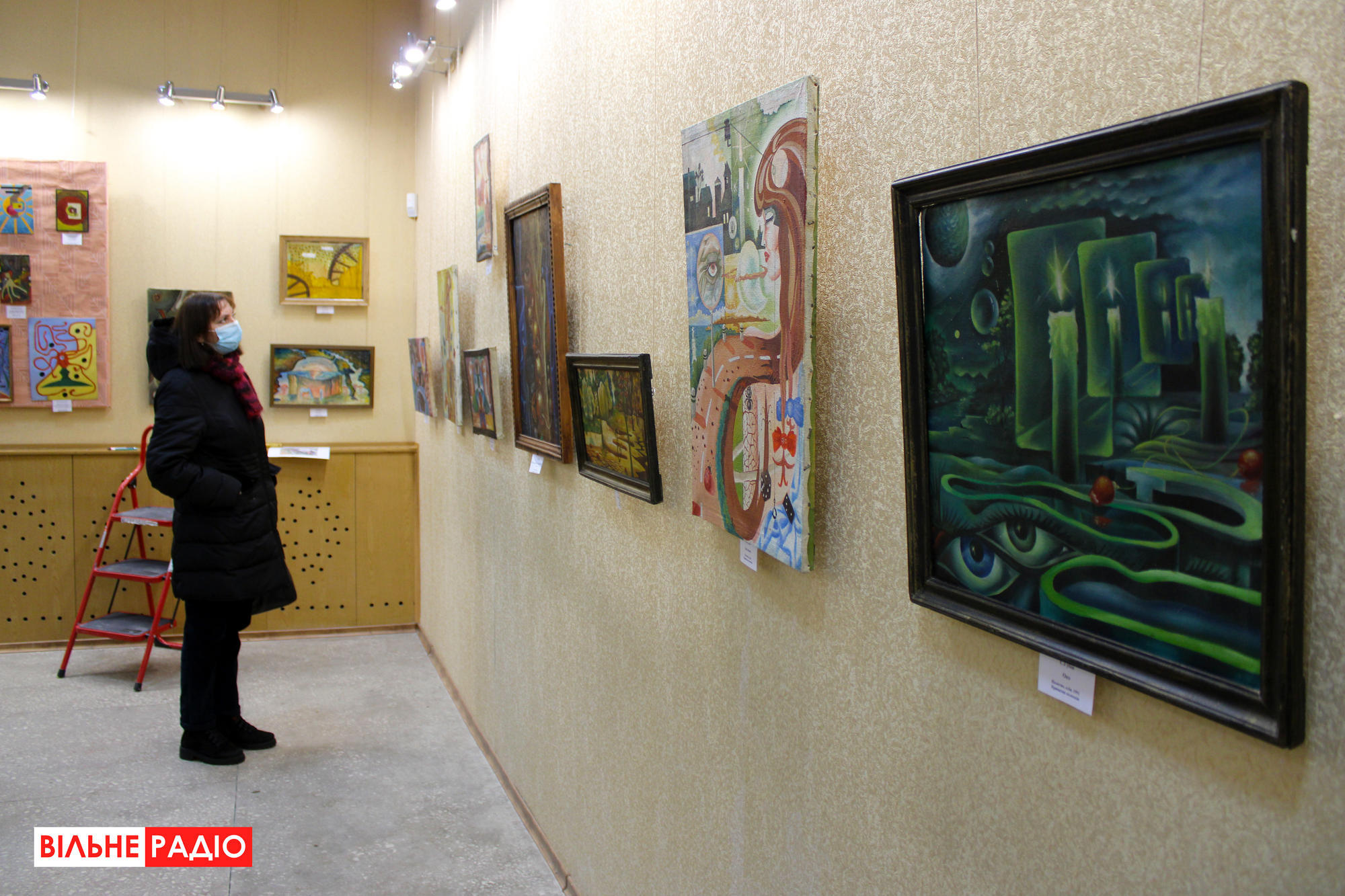 В Бахмуте собрали лучшие работы художников-авангардистов в одной экспозиции