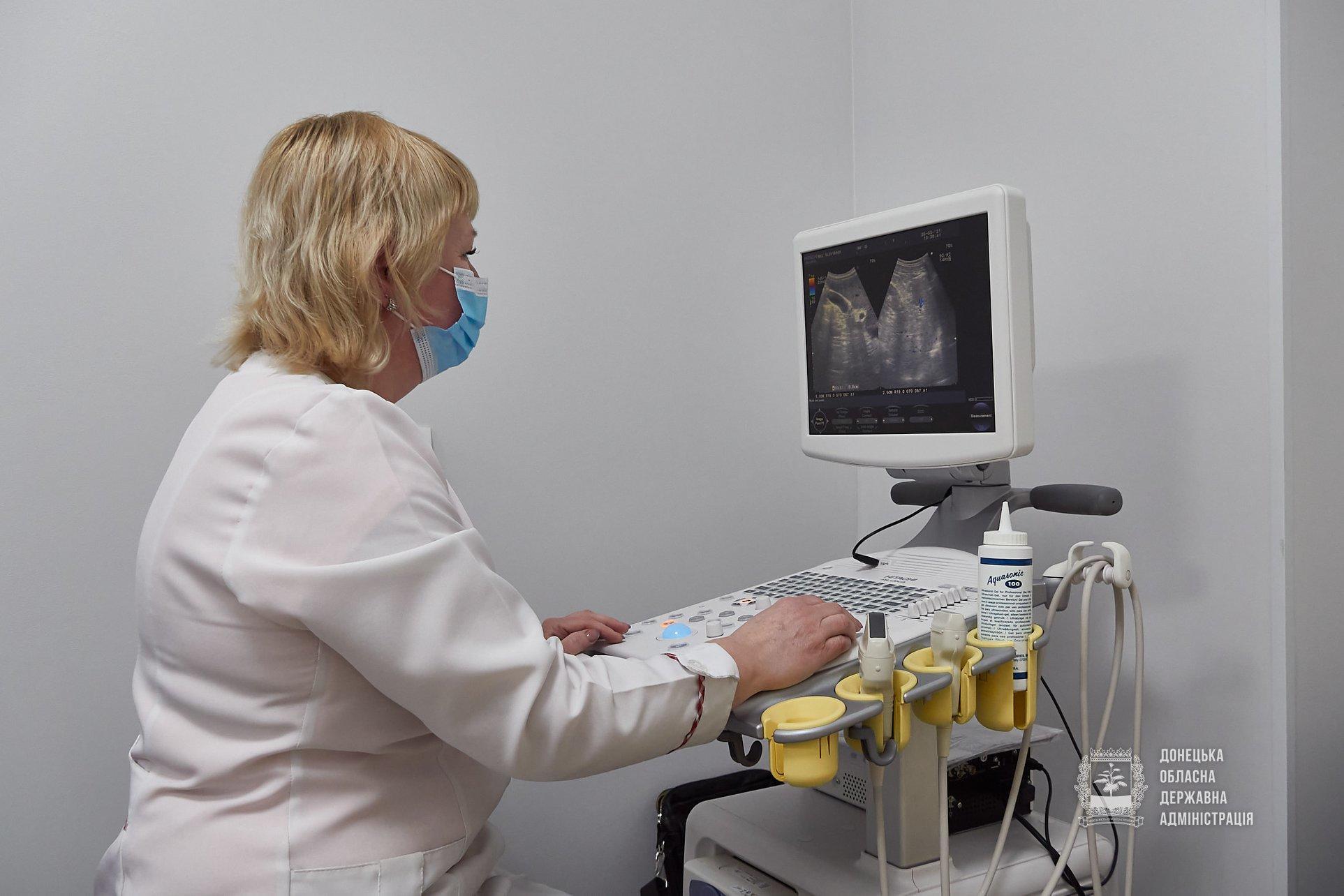 В 9 містах Донеччини з’явилось нове обладнання, яким можна сканувати легені, кістки та внутрішні органи (ФОТО)