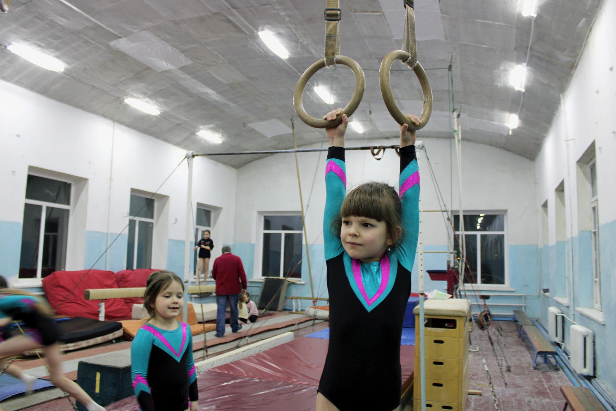Юные гимнастки из бахмутского спортклуба "Юпитер"