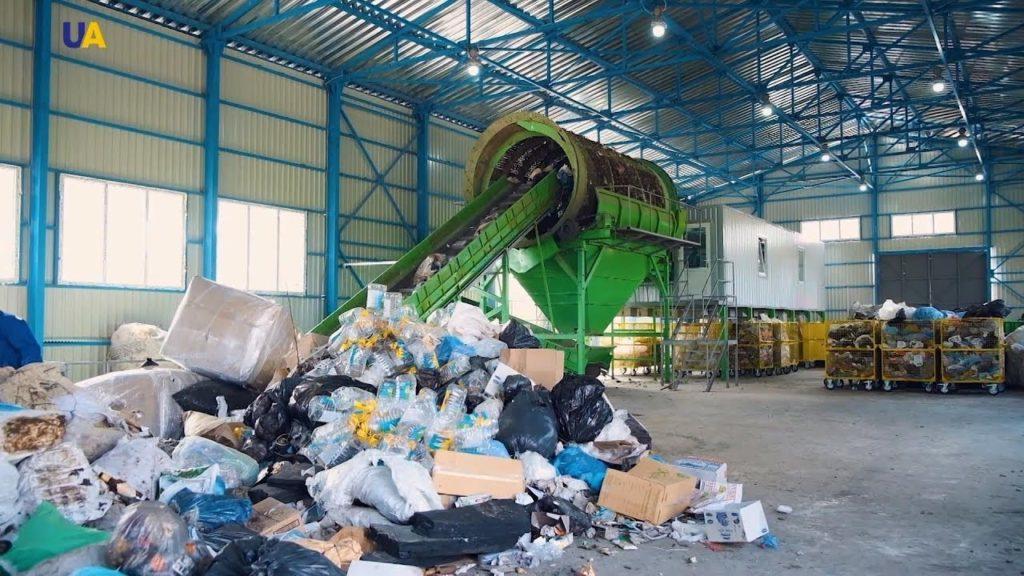 У Добропіллі планують до кінця року добудувати сміттєперевантажувальну станцію