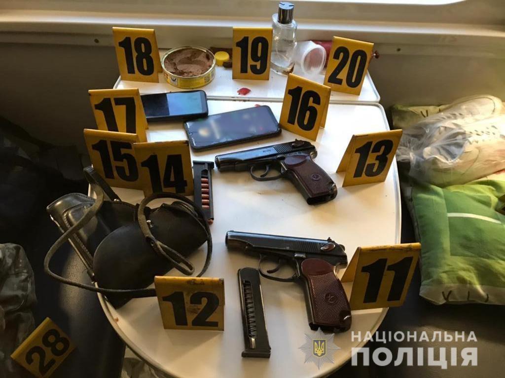 Закрывались в купе и угрожали полиции. Появились новые детали стрельбы в поезде Константиновка-Киев (ФОТО)