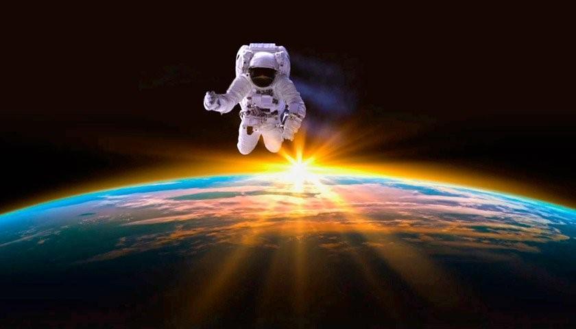 Космонавти, метеорити, мозаїки та місячні пейзажі: Що пов’язує Донеччину з космосом (ФОТО, ВІДЕО)