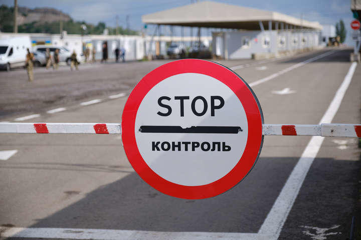 Ситуация на КПВВ Донбасса: работает только один пункт пропуска на Луганщине