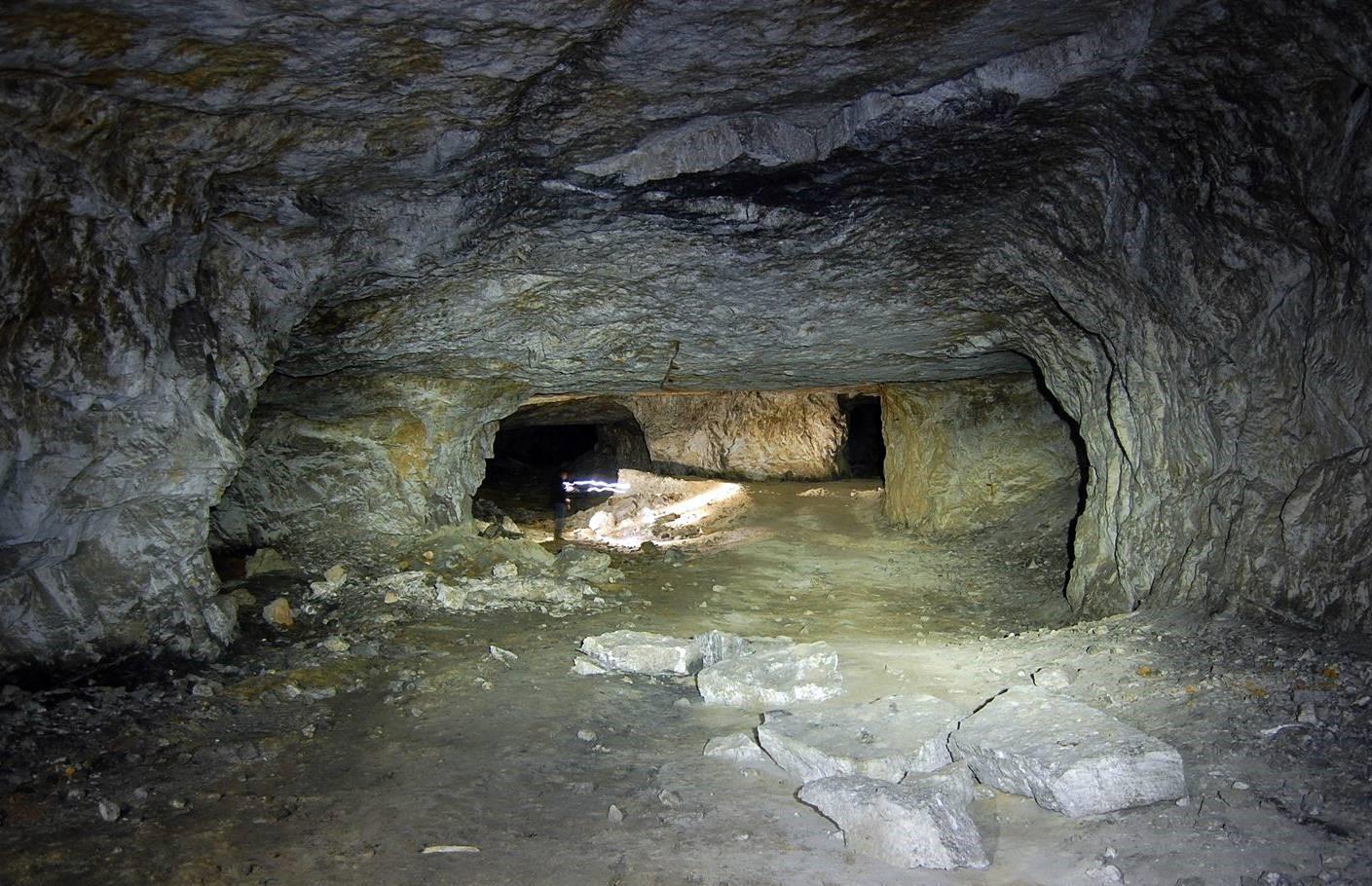 пещеры Иванградского рудника возле Бахмута