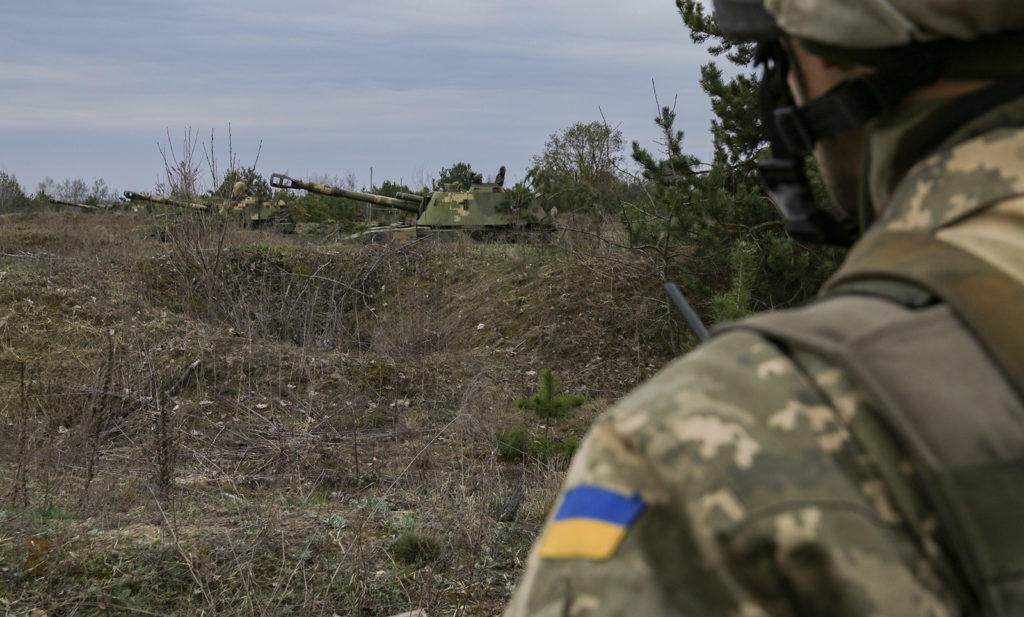 Перед Пасхой боевики на Донбассе стреляли из минометов и сбрасывали гранаты с дронов