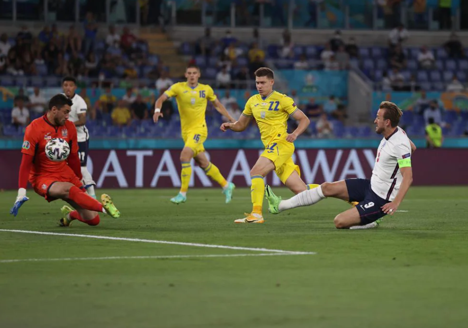Сборная Украины пропускает четыре мяча и проигрывает сборной Англии