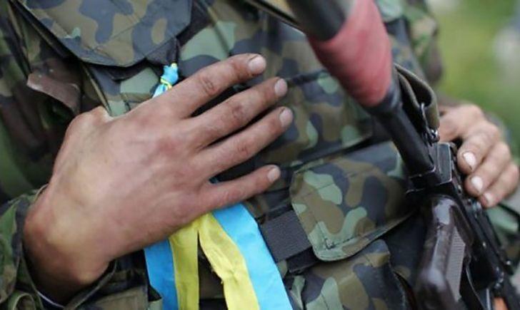 В зоні ООС під час обстрілу загинув український військовий