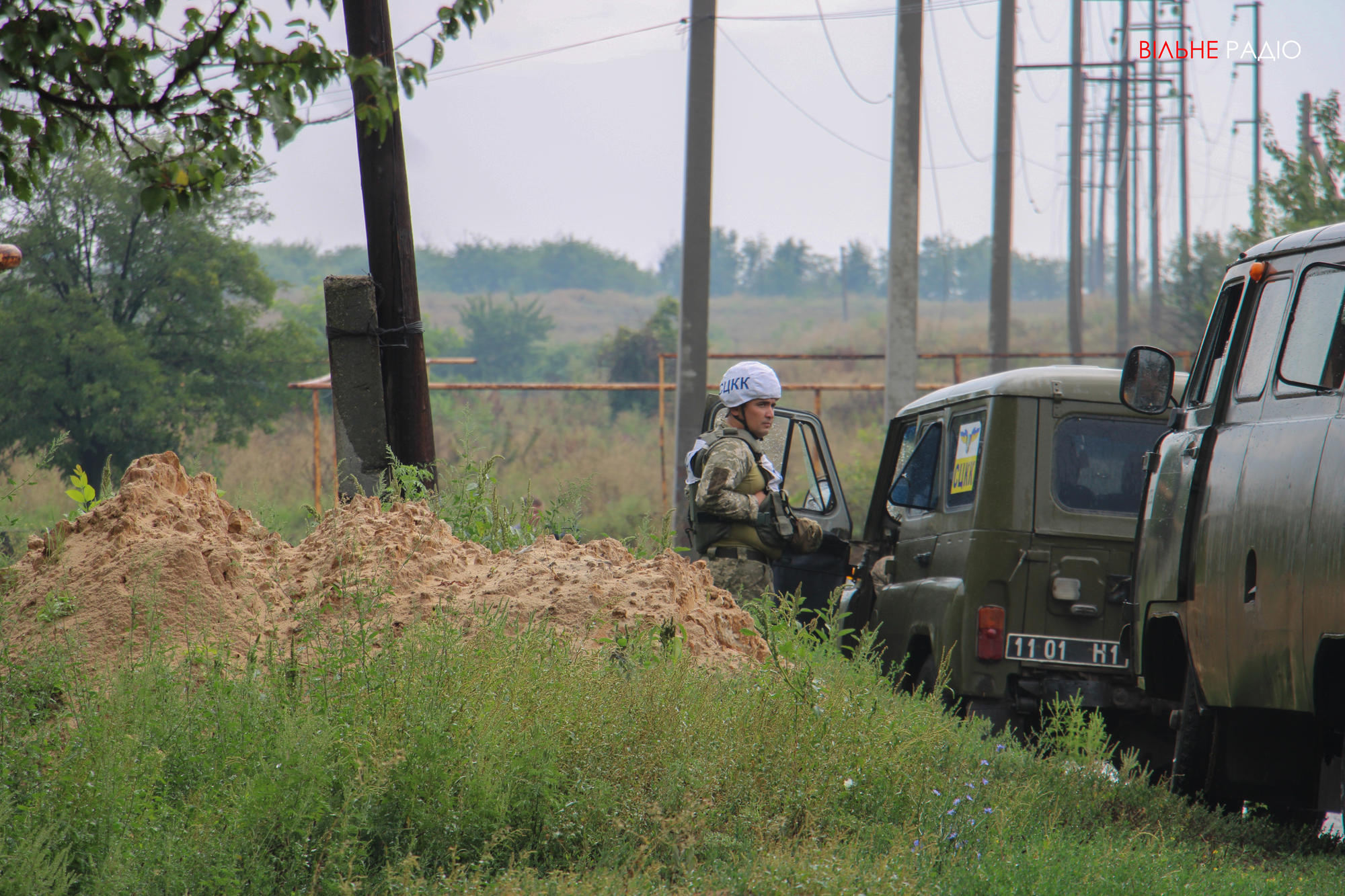Мешканці прифронтової Жованки Донецької області отримали вогнегасники від благодійників