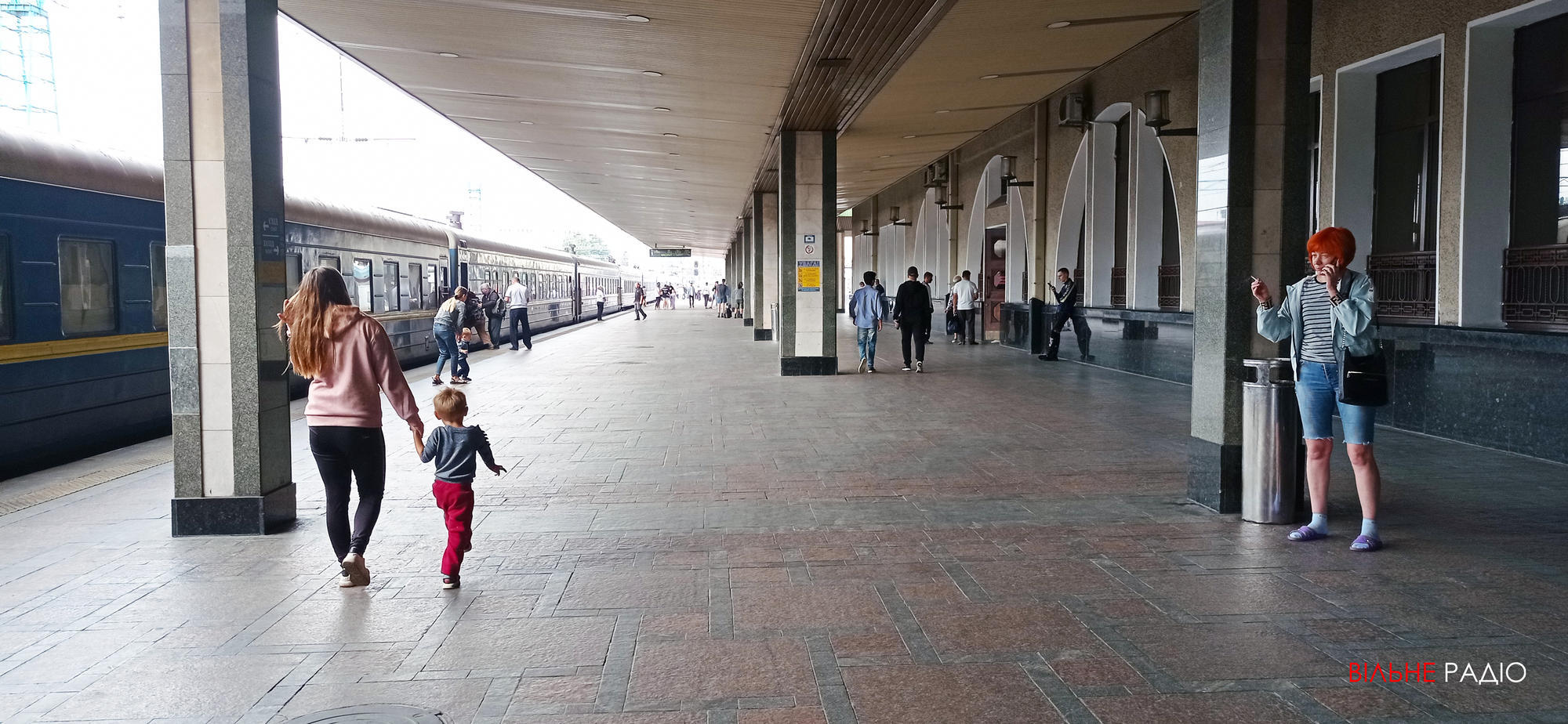 перрон вокзала в Киеве