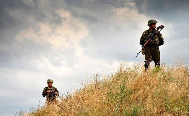 У боях на Донбасі поранені двоє українських військових, — штаб ООС
