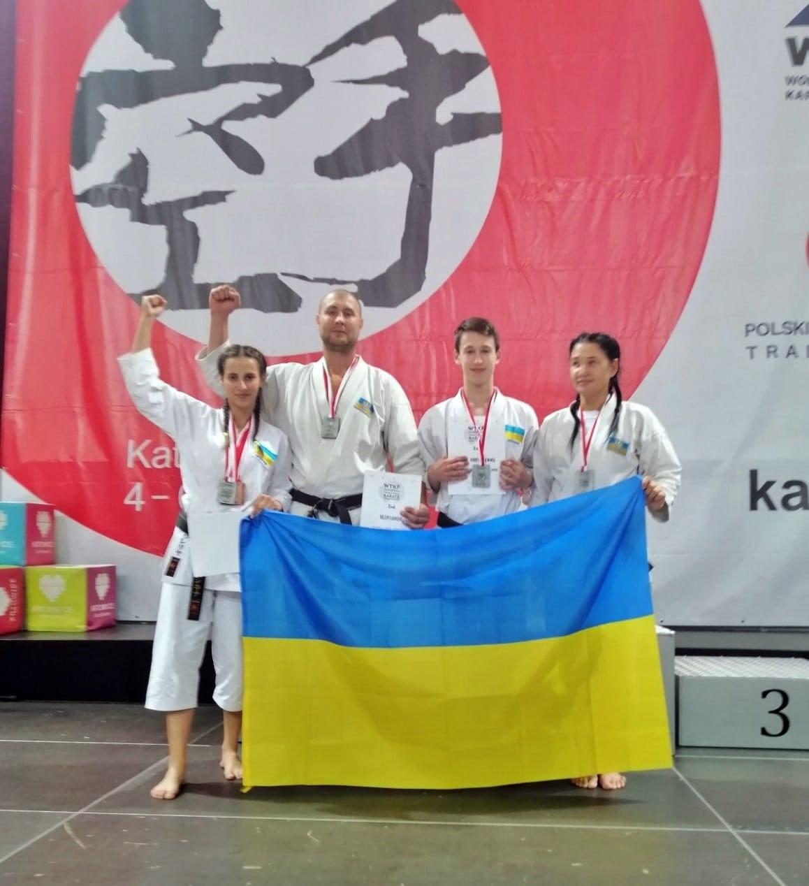 4 каратиста из Константиновки завоевали 10 медалей на Чемпионате Европы