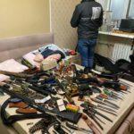 На Донетчине полицейского подозревают в продаже оружия и боеприпасов криминалитету по всей стране