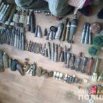 Правоохранители задержали трех бахмутчан, подозреваемых в продаже оружия и боеприпасов по Украине (ФОТО, ВИДЕО)