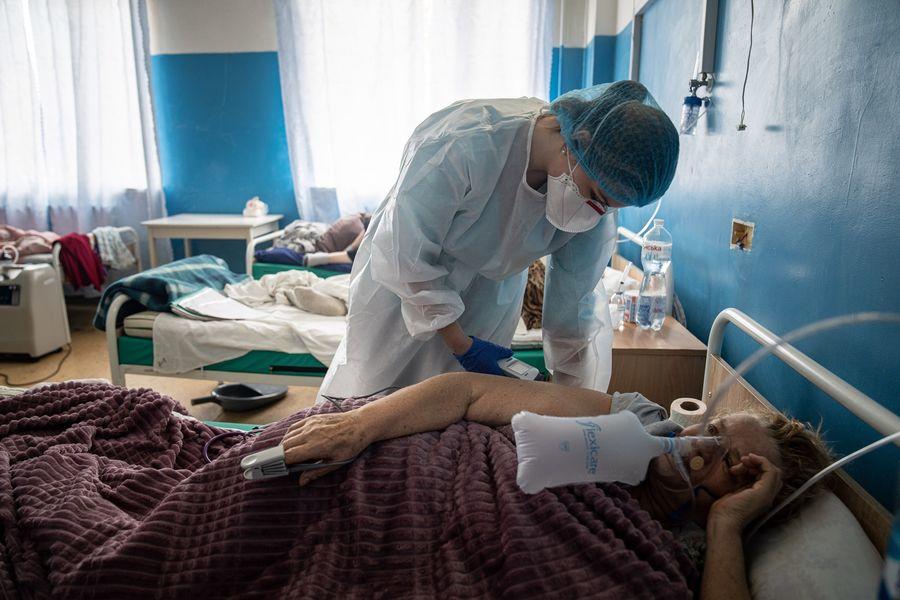 В больницы Донетчины за день положили 135 пациентов с коронавирусом