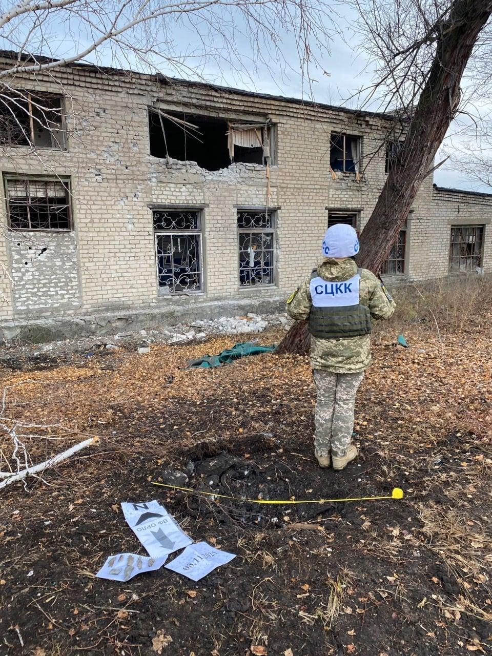Снарядами по мирным: боевики обстреляли два населенных пункта в Луганской области (ФОТО) 10