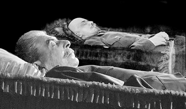 Сталін та Ленін у мавзолеї