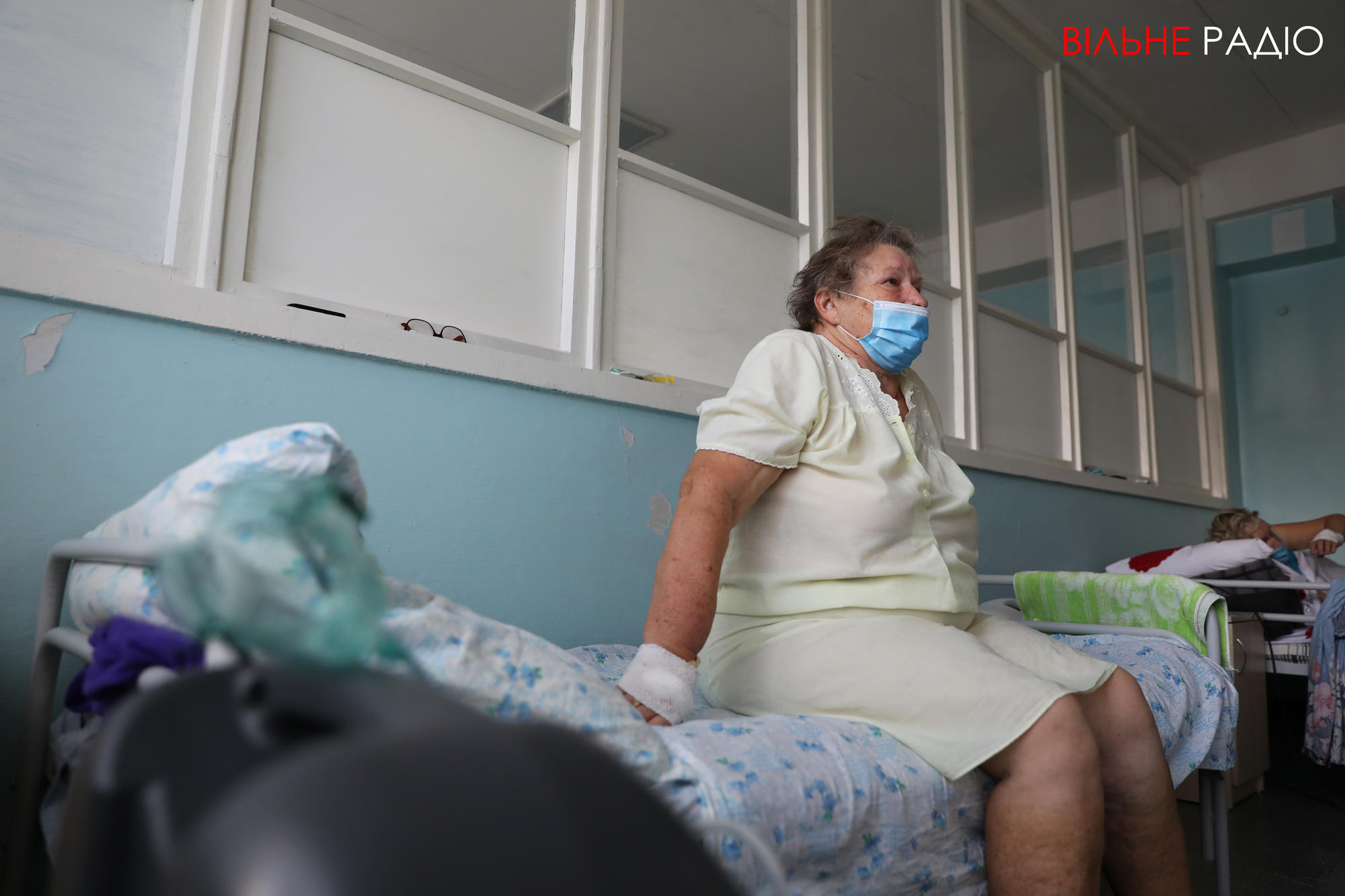 пацієнтка з COVID-19 у лікарні на Донеччині