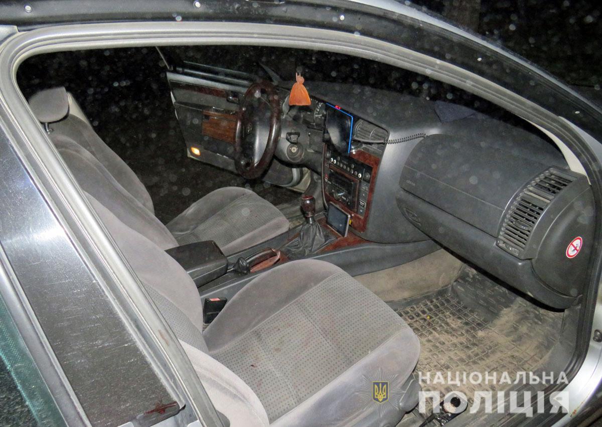 В Селидово пассажир такси чуть не зарезал водителя кухонным ножом