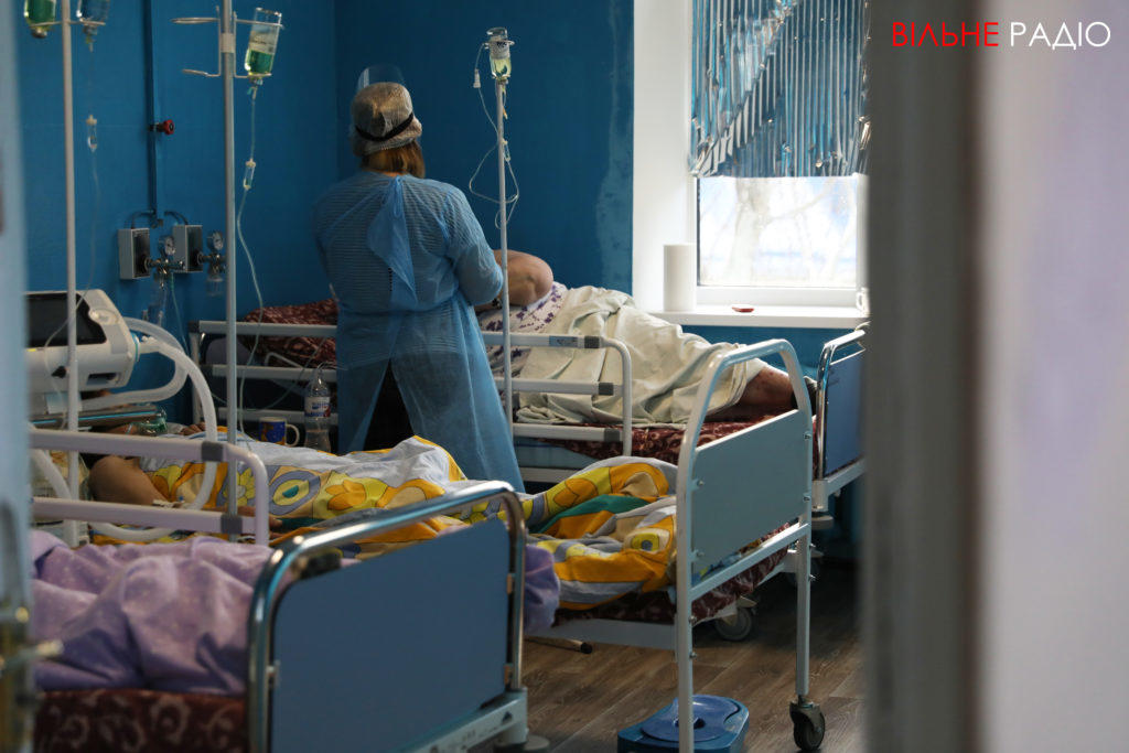 Від хвилі до хвилі. Як працює Костянтинівська інфекційна лікарня під час пандемії COVID-19 (ФОТОРЕПОРТАЖ)