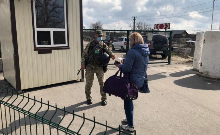 У четвер перетнути лінію розмежування на Донбасі можна лише через КПВВ “Станиця Луганська”