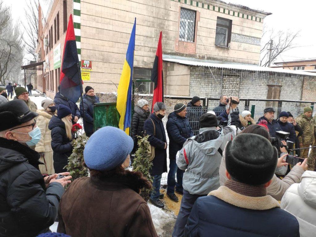 У Покровську вдруге встановили меморіальну дошку в’язню трьох окупацій України Данилові Шумуку (ФОТО)