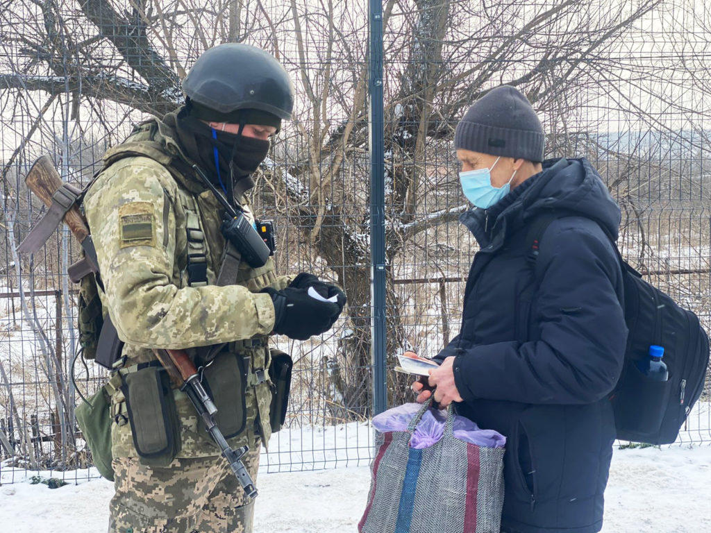 31 січня на Донбасі працює на пропуск 2 КПВВ — це “Станиця Луганська” та “Новотроїцьке”