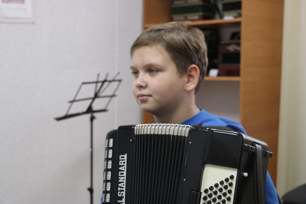 10-летний аккордеонист из Донецкой области Иван Гомольский будет получать весь год стипендию ДонОГА
