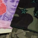 За 2 дні клієнти двох найбільших банків України переказали армії понад 1,6 млрд грн