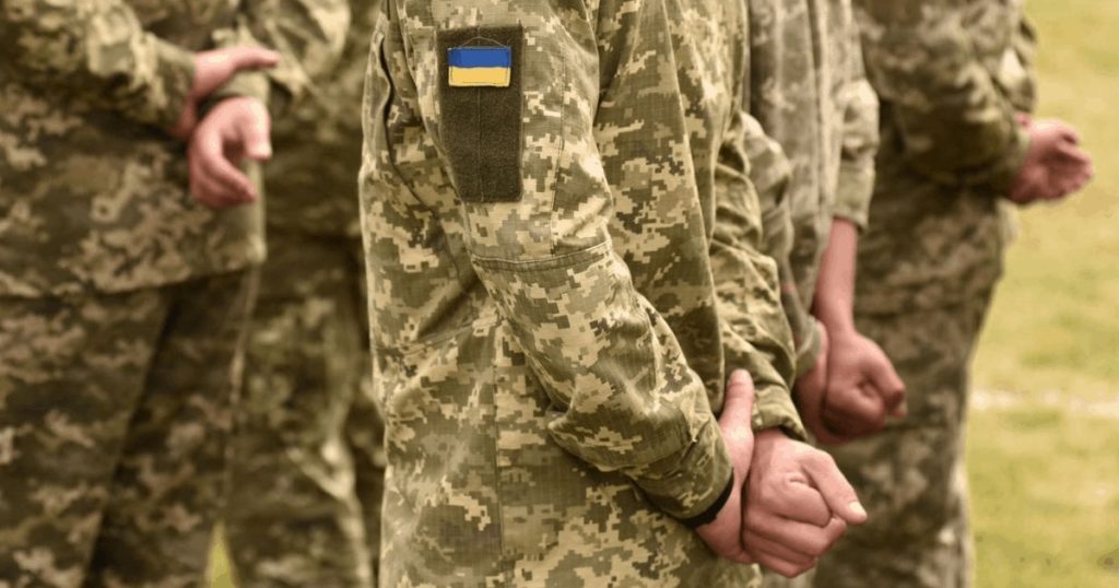 Осужденных украинцев с опытом боевых действий будут привлекать к защите страны, — Зеленский