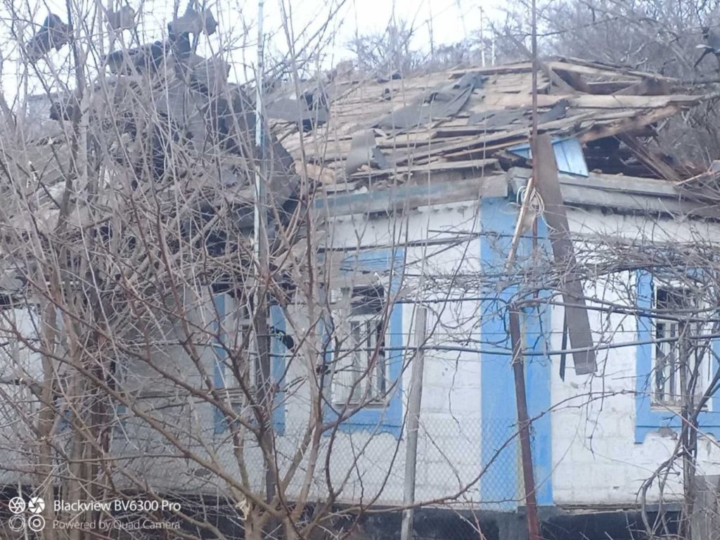 Бойовики обстріляли три села на Приазов’ї. Снаряди пошкодили будинки, — Донецька ОДА (ФОТО)