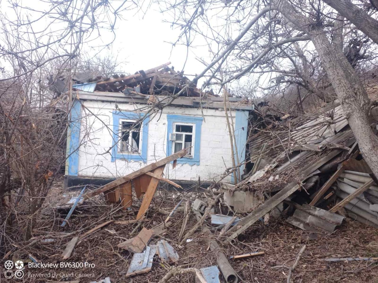 Бойовики обстріляли три села на Приазов’ї. Снаряди пошкодили будинки, — Донецька ОДА (ФОТО) 1