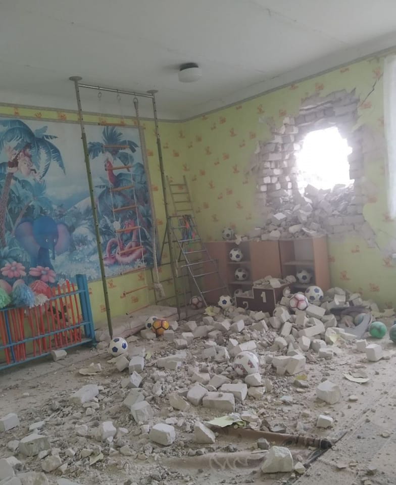Боевики обстреляли детский сад в Станице Луганской