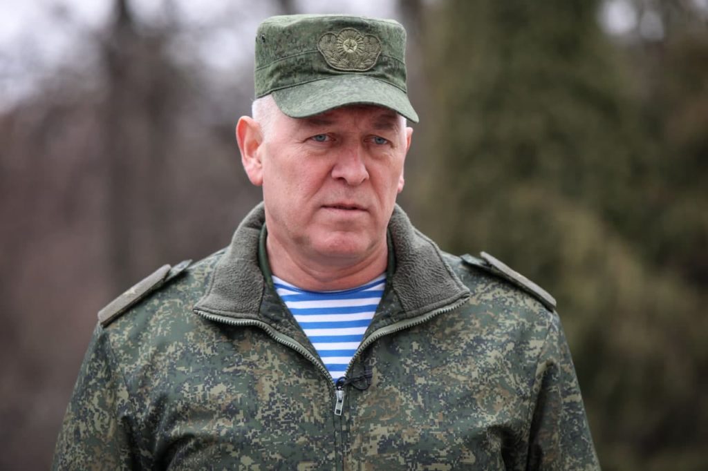 Беларусь стягивает войска на границу с Украиной. Объясняют ротацией