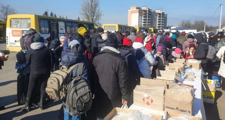 Війна в Україні, день 19-й: Окупанти обстрілювали Авдіївку та Краматорськ ракетами